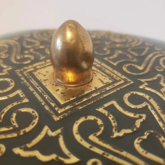 Vintage Filigree Green/Gold  Lidded Biscuit Tin . - Picture 4 of 8